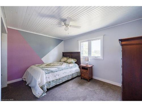 490 Mathews Road, Sherkston, ON - Indoor Photo Showing Bedroom