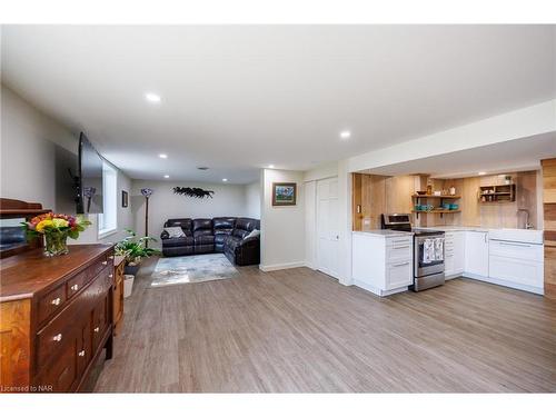 490 Mathews Road, Sherkston, ON - Indoor Photo Showing Kitchen