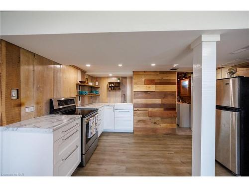 490 Mathews Road, Sherkston, ON - Indoor Photo Showing Kitchen