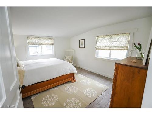 3898 Alexandra Road Road, Fort Erie, ON - Indoor Photo Showing Bedroom