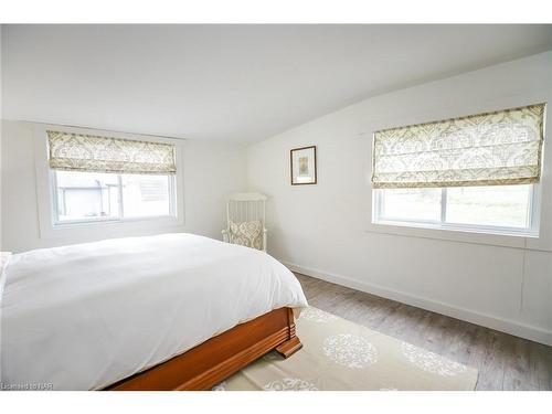 3898 Alexandra Road Road, Fort Erie, ON - Indoor Photo Showing Bedroom