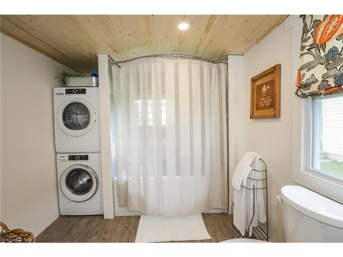 3898 Alexandra Road Road, Fort Erie, ON - Indoor Photo Showing Laundry Room