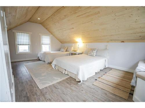 3898 Alexandra Road Road, Fort Erie, ON - Indoor Photo Showing Bedroom