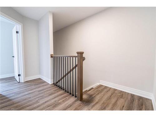 8-121A Moffatt Street, St. Catharines, ON - Indoor Photo Showing Other Room