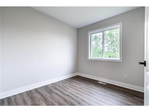 8-121A Moffatt Street, St. Catharines, ON - Indoor Photo Showing Other Room