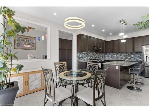 7673 Hackberry Trail, Niagara Falls, ON - Indoor Photo Showing Dining Room