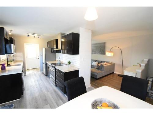 21 Fairlawn Crescent, Welland, ON - Indoor Photo Showing Kitchen