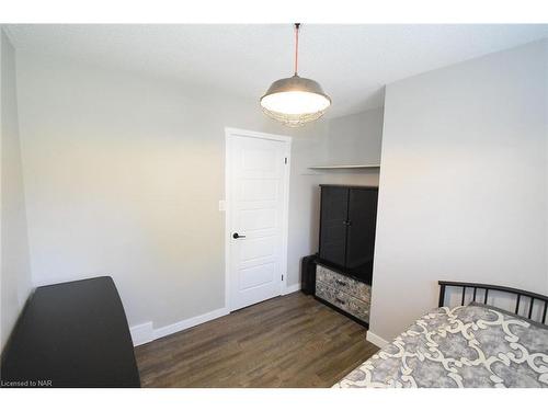 21 Fairlawn Crescent, Welland, ON - Indoor Photo Showing Bedroom