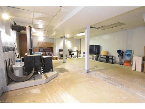 21 Fairlawn Crescent, Welland, ON - Indoor Photo Showing Basement