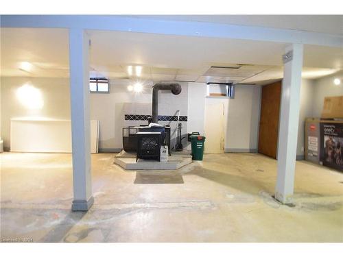 21 Fairlawn Crescent, Welland, ON - Indoor Photo Showing Basement