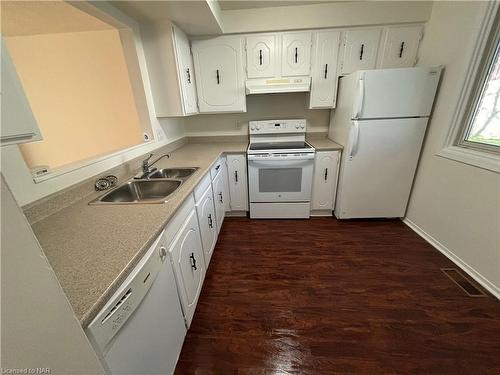 73-50 Lakeshore Road, St. Catharines, ON - Indoor Photo Showing Kitchen