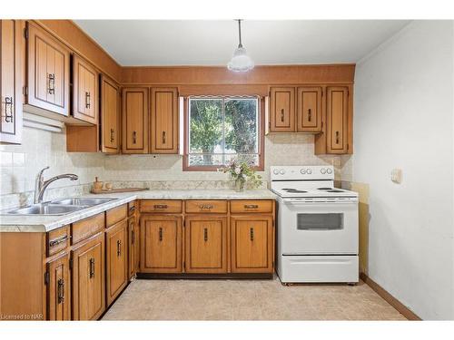 1 Nello Street, St. Catharines, ON - Indoor Photo Showing Kitchen With Double Sink