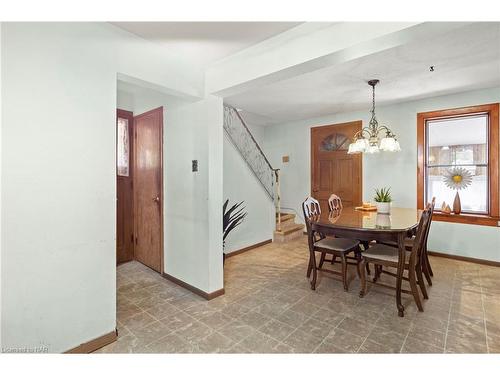 1 Nello Street, St. Catharines, ON - Indoor Photo Showing Dining Room