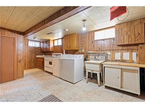 1 Nello Street, St. Catharines, ON - Indoor Photo Showing Laundry Room