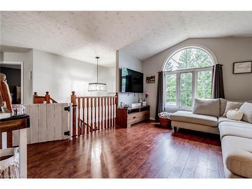 3135 Bethune Avenue, Ridgeway, ON - Indoor Photo Showing Living Room