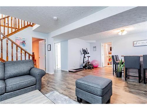 3135 Bethune Avenue, Ridgeway, ON - Indoor Photo Showing Living Room