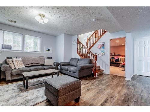 3135 Bethune Avenue, Ridgeway, ON - Indoor Photo Showing Living Room