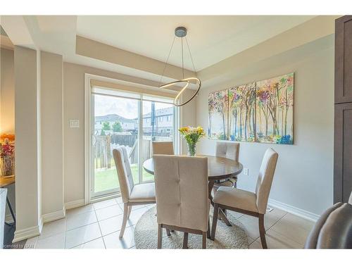 5848 Osprey Avenue, Niagara Falls, ON - Indoor Photo Showing Dining Room