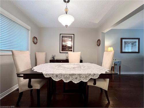 8 Meadowbrook Lane, Pelham, ON - Indoor Photo Showing Dining Room