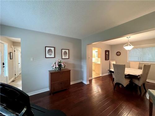 8 Meadowbrook Lane, Pelham, ON - Indoor Photo Showing Dining Room