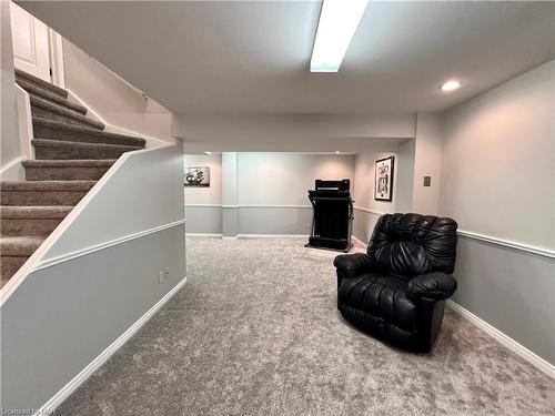 8 Meadowbrook Lane, Pelham, ON - Indoor Photo Showing Other Room