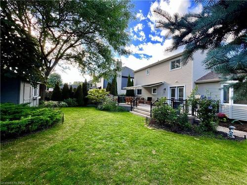 8 Meadowbrook Lane, Pelham, ON - Outdoor With Deck Patio Veranda