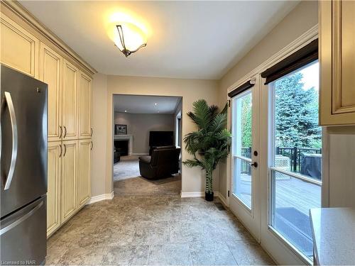 8 Meadowbrook Lane, Pelham, ON - Indoor Photo Showing Other Room