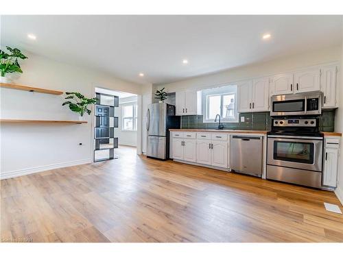 42 Chestnut Street, Port Colborne, ON - Indoor Photo Showing Kitchen