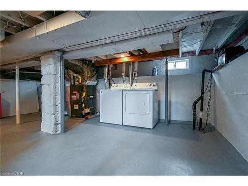 42 Chestnut Street, Port Colborne, ON - Indoor Photo Showing Laundry Room