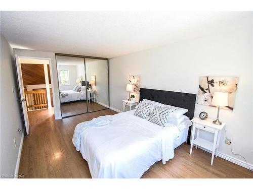 26-178 Scott Street, St. Catharines, ON - Indoor Photo Showing Bedroom