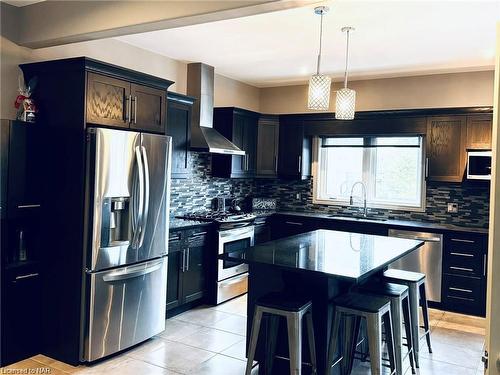 6498 Christopher Crescent Crescent, Niagara Falls, ON - Indoor Photo Showing Kitchen With Stainless Steel Kitchen With Upgraded Kitchen