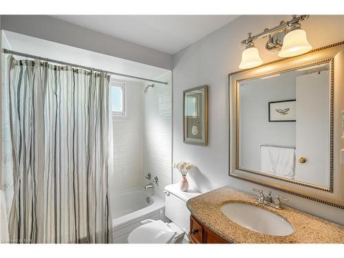 8 Mcnicholl Circle, St. Catharines, ON - Indoor Photo Showing Bathroom