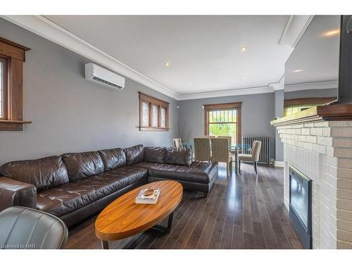 6217 Orchard Avenue, Niagara Falls, ON - Indoor Photo Showing Living Room With Fireplace