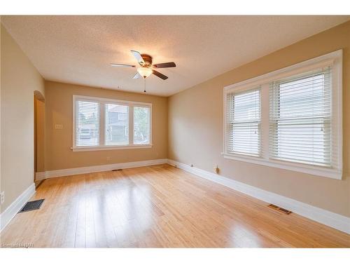 33 Dufferin Street, Welland, ON - Indoor Photo Showing Other Room