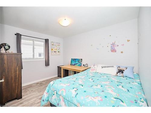 362 Gatfield Avenue, Welland, ON - Indoor Photo Showing Bedroom