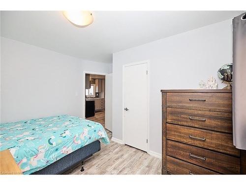 362 Gatfield Avenue, Welland, ON - Indoor Photo Showing Bedroom