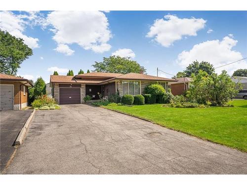 16 St. Lawrence Drive, St. Catharines, ON - Outdoor