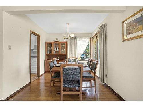 16 St. Lawrence Drive, St. Catharines, ON - Indoor Photo Showing Dining Room