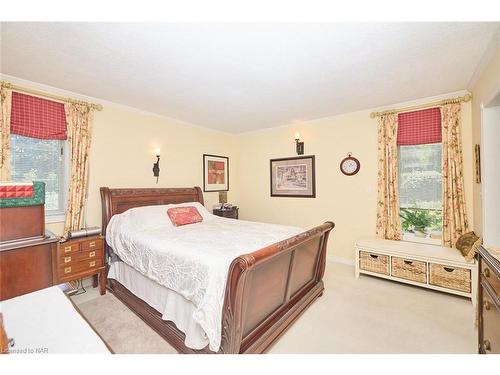 1750 York Road, Niagara-On-The-Lake, ON - Indoor Photo Showing Bedroom