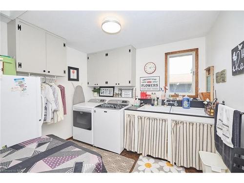 1750 York Road, Niagara-On-The-Lake, ON - Indoor Photo Showing Laundry Room