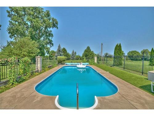 1750 York Road, Niagara-On-The-Lake, ON - Outdoor With In Ground Pool With Backyard