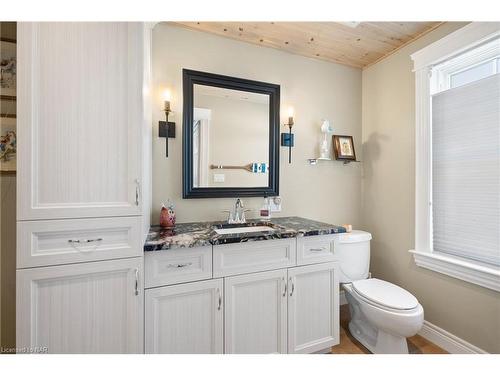 225 Windmill Point Road, Ridgeway, ON - Indoor Photo Showing Bathroom