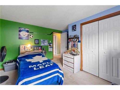 57 Bayview Drive, Grimsby, ON - Indoor Photo Showing Bedroom