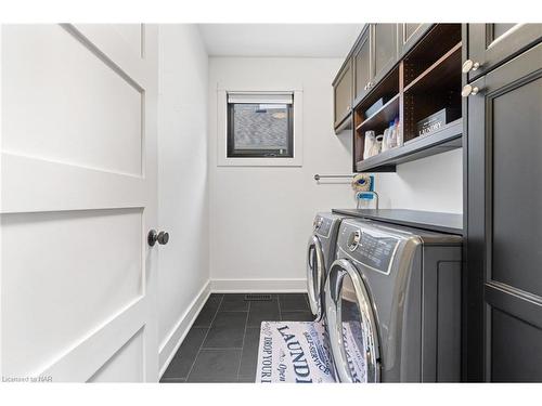 566 Lansdowne Avenue, Niagara-On-The-Lake, ON - Indoor Photo Showing Laundry Room