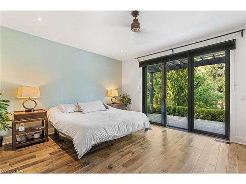 566 Lansdowne Avenue, Niagara-On-The-Lake, ON - Indoor Photo Showing Bedroom