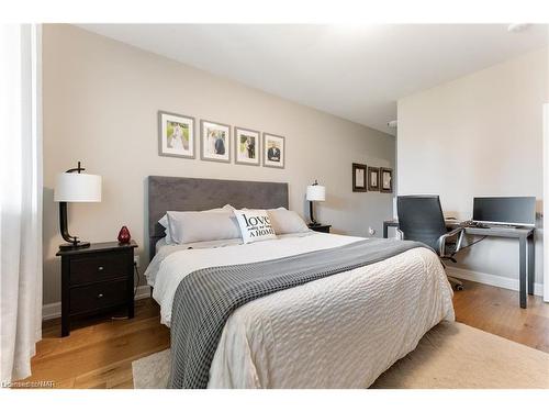 11 Campbell Street, Thorold, ON - Indoor Photo Showing Bedroom