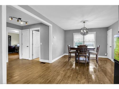 2503 Coral Avenue, Stevensville, ON - Indoor Photo Showing Dining Room