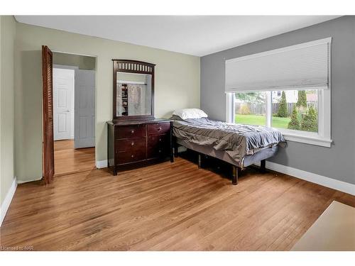 2503 Coral Avenue, Stevensville, ON - Indoor Photo Showing Bedroom