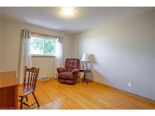 3 Grove Avenue, St. Catharines, ON - Indoor