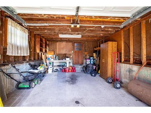 3 Grove Avenue, St. Catharines, ON - Indoor Photo Showing Garage